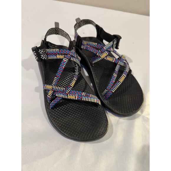Chaco's Big Kids Sandals Size 6 - Picture 3 of 10